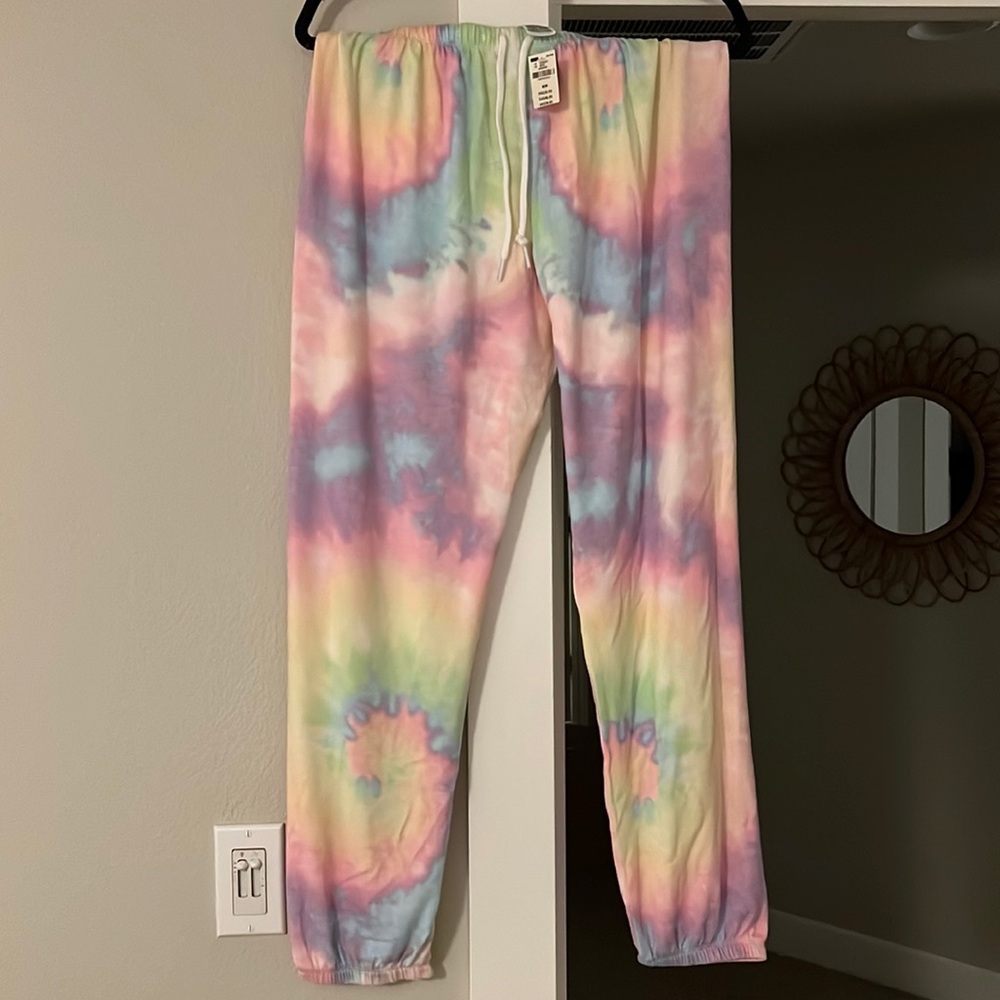*NWT* PINK tie-dye sweatpants, size medium